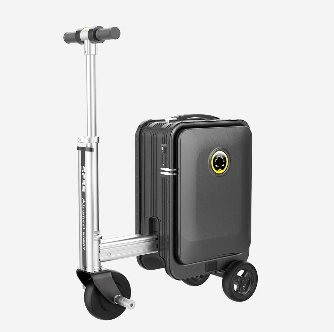 Airwheel SE3SL in Black, fahrbereit mit ausgeklapptem Lenker – Seitenansicht